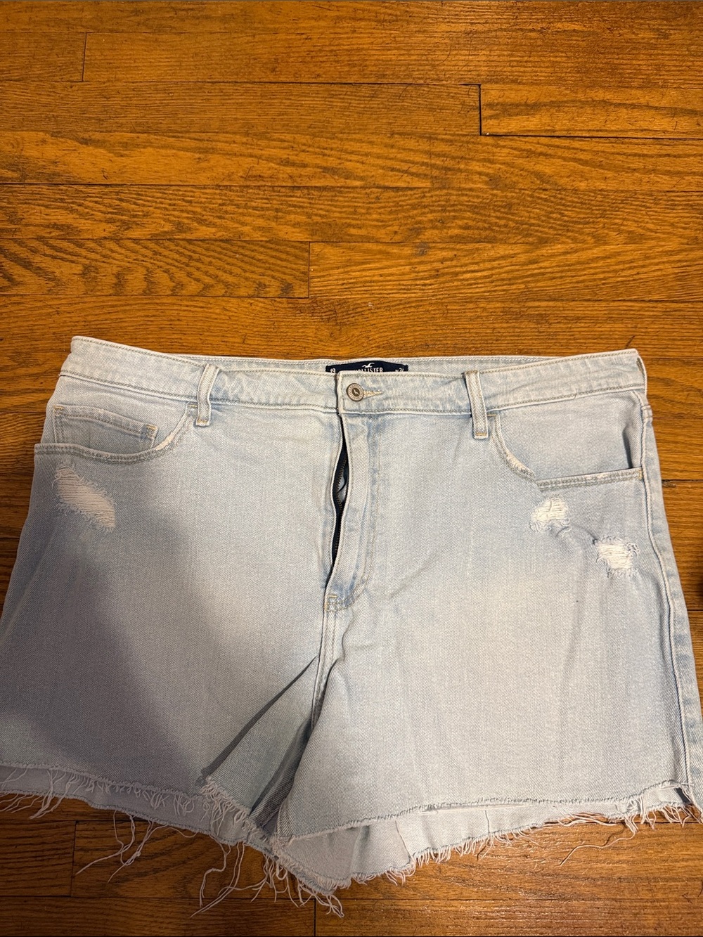 Hollister Light Wash Denim Women’s Frayed Hem Shorts